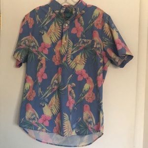 Chubbies Weekender Parrot Hawaiian Shirt size M